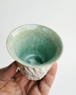Zeus Rölyefli El Yapımı Stoneware Seramik Kupa – Ada Çayı Yeşili İç Kaplama – 175 ml - Görsel 8