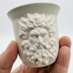 Zeus Rölyefli El Yapımı Stoneware Seramik Kupa – Ada Çayı Yeşili İç Kaplama – 175 ml - Görsel 4